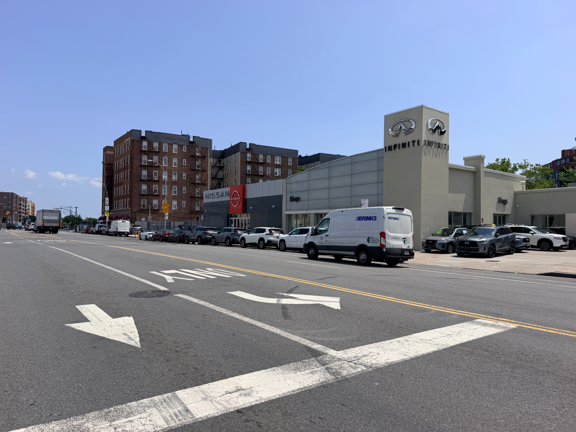 20 Neptune Avenue — streetscape looking east along Neptune Avenue